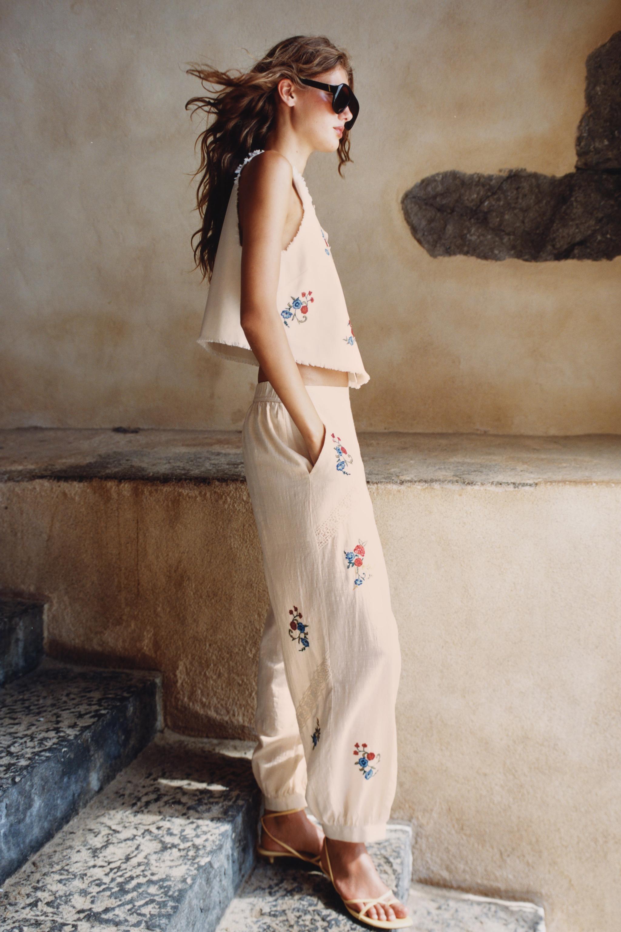 EMBROIDERED BLOOMER PANTS